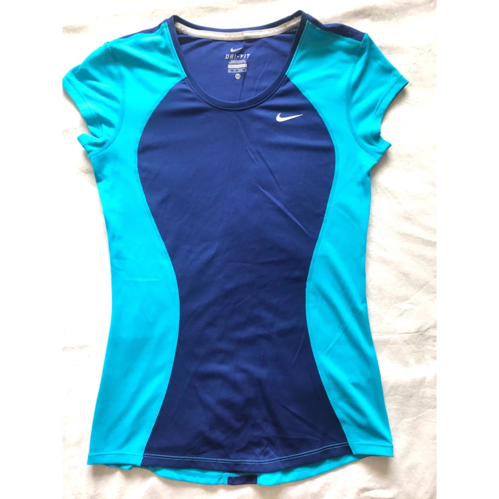 Nike - Never worn XS short sleeve shirt NWOT